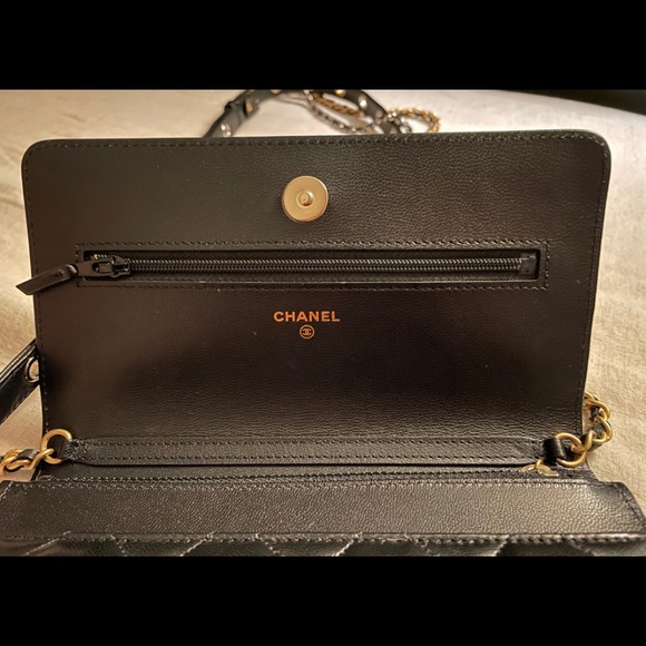 Chanel goatskin WOC (cruise 2021/2022 wallet on chain) - Picture 8 of 16